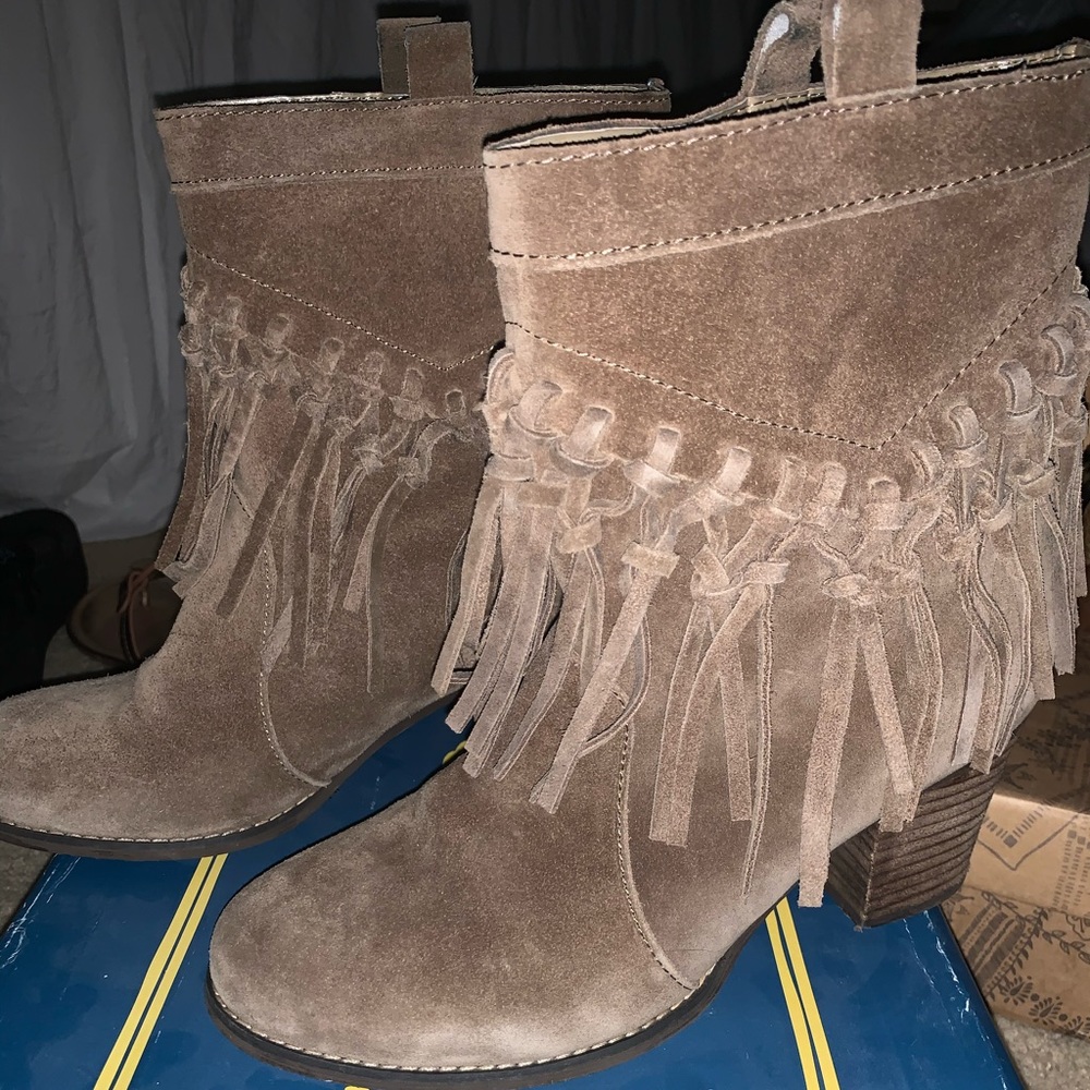 Sbicca Western Heeled Booties